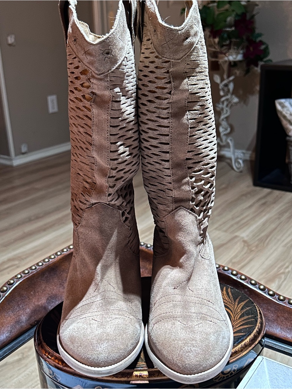 Cool Way Ladies boots, US Size 8, 39